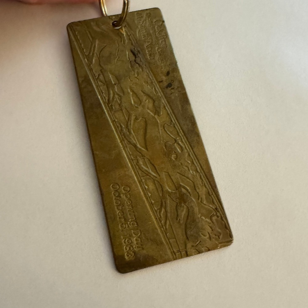 Vintage 1983 Oak Tree Santa Anita Horse Racing Keychain Opening Day Collectible